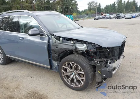 2024 BMW X7 xDrive40I z USA, uszkodzony, nr VIN 5UX23EM01R9T75765